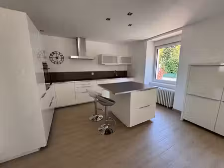 appartement rdc atypique renove 3 pieces parking prive seloncourt