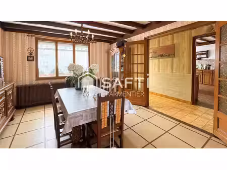 une maison familiale  de beaux volumes  un grand garage et beaucoup de possibilités à berc