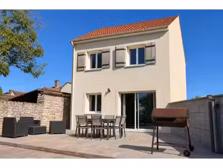 maison individuelle 3 chambres jardin proche commodités