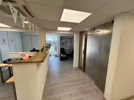 location bureaux 181m²