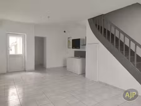 location maison à nyoiseau (49500) : à louer / 60m² nyoiseau