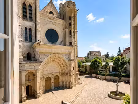 t3 74 m² – hyper-centre – vue collégiale – 940 cc