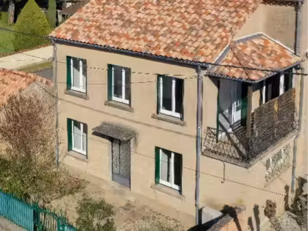maison 120m2 avec climatisation et petit jardin