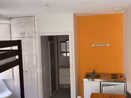 studio meublé - centre ville le puy-en-velay