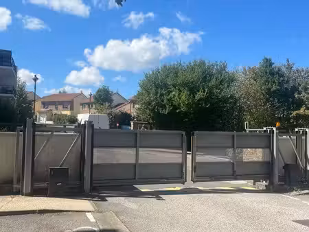 place de parking à viry