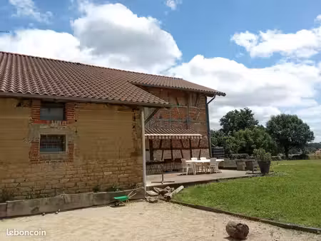 ferme bressane avec près d'un hectare avec vue magnifique idéal pour les animaux