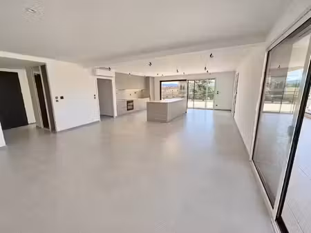 rooftop d’exception 200 m2 de terrasse au cœur d’andrézieux-bouthéon