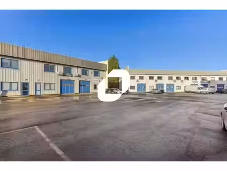 location local d’activités lisses 91090 211m² à 440m²