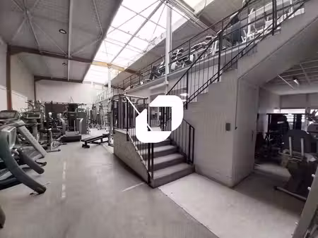 location local d’activités plaisir 78370 98m² à 1883m²