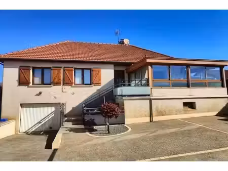 maison sur sou-sol de 150 m2 habitables. parfait état. piscine