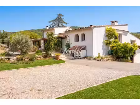 a vendre à figanière propriété avec caractère avec magnifique