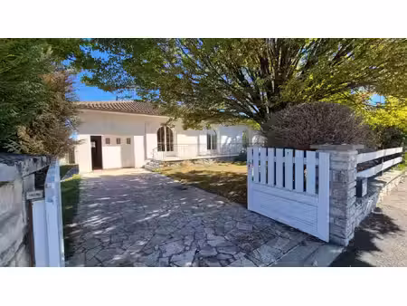 maison à vendre la couronne 5 pièce(s) 121m2 200 000€