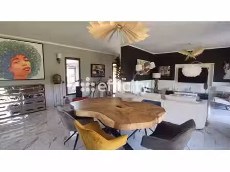 maison 6 pièces - 200 m²