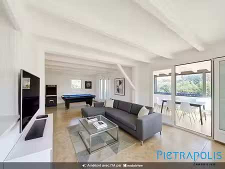 t3 de 104 m² avec cheminée  véranda  balcon  cave et 3 parkin