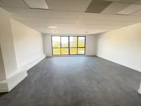 location bureaux aubagne 13400 58m² à 61m²