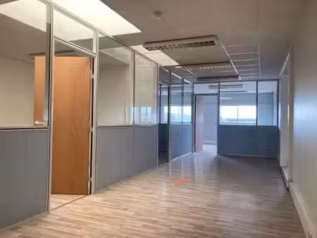 location bureaux compiegne 60200 220m²