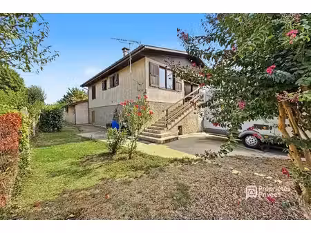 maison fronton 4 pièces 165 m2 avec garage et piscine sur 1996 m2 de parcelle divisible et
