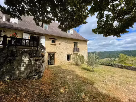 charmante maison en pierre de 4 chambres avec grange et terrain