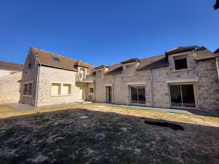 maison en pierre 5 pièces  double garage  dépendance et jardin