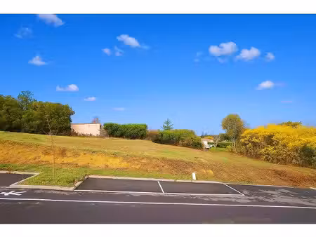terrain - 751m ²