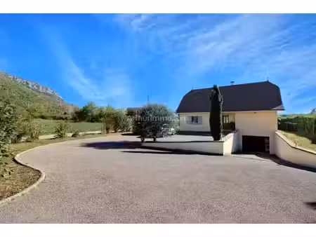 vente maison 5 pièces 155 m2 à groslée-saint-benoit