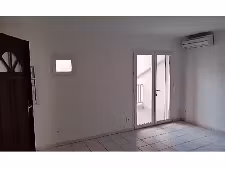 location appartement 2 pièces 40m² beauvoisin 30640
