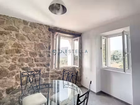 maison de village totalement rénové peri à l'année