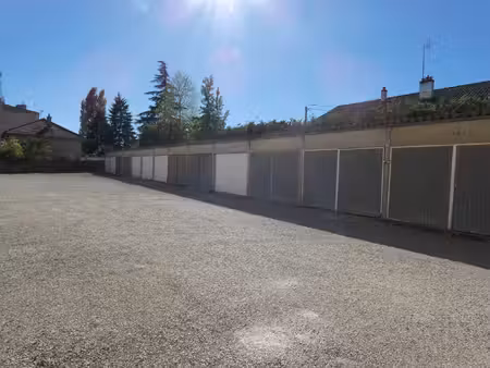 beaune  garage en bande dans une copropriété
