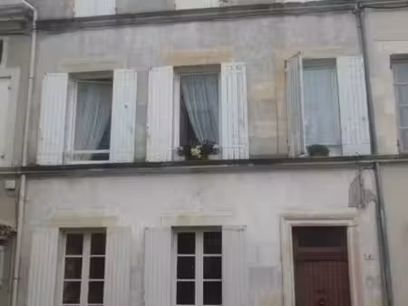 immeuble 3 niveaux + terrasse + garages