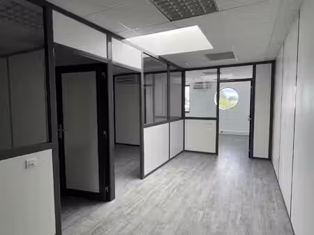 location local professionnel 72m² valence 26000