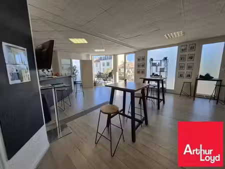 location local commercial 70m2 biarritz 64200 - 1159 € - surface privée