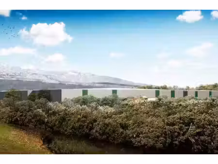 location entrepôt fuveau 13710 19000m²