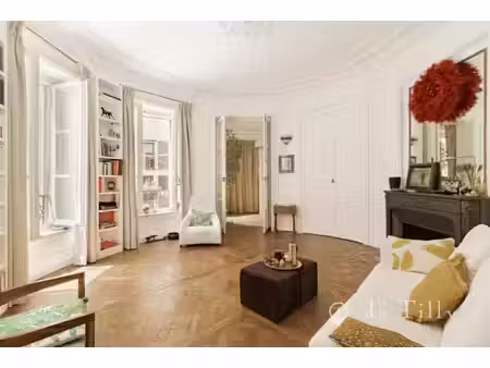 paris 7e – grenelle / saint-germain-des-prés – 1 chambre – hôtel particulier classé