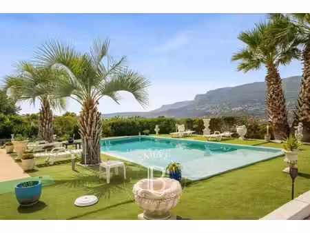 colomars - à proximité de nice - superbe propriété familiale