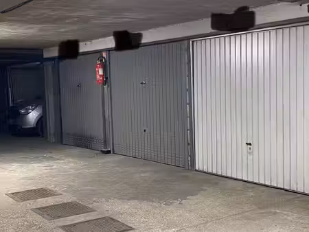 parking - 12 m²
