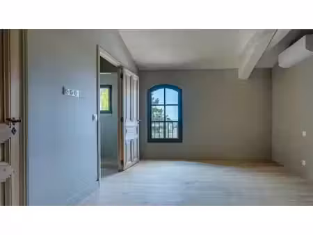 villa de luxe de 6 pièces en vente maussane  france