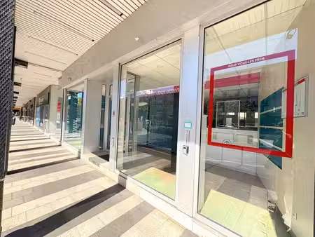 location commerce chatou 78400 160m²