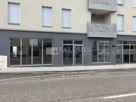 vente commerce 179m²