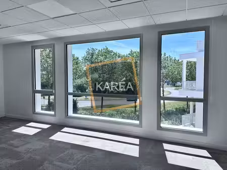location local professionnel 50m² serris 77700