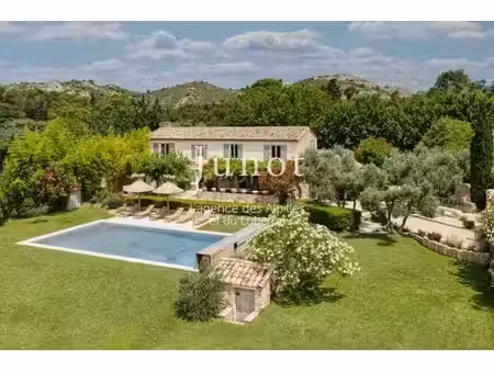 luxury 9 pièces farmhouse en location maussane  france