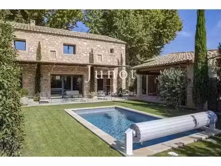 prestigieuse maison de campagne de 155 m2 en location maussane  france