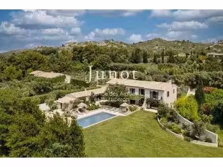 luxury 7 pièces farmhouse en location maussane  provence-alpes-côte d'azur
