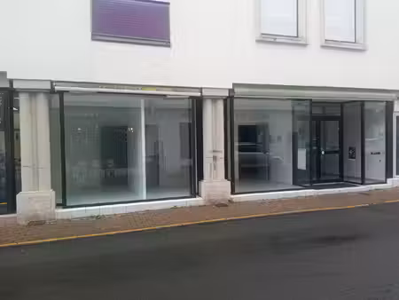 location local commercial 2 pièces  70.00m²  challans