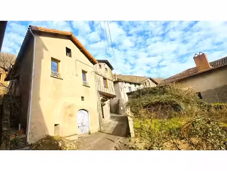 maison de village à restaurer avec terrain et dependance