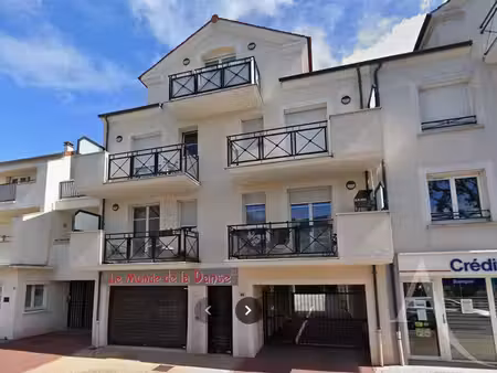 location appartement 3 pièces  65.80m²  sainte