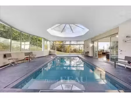 port marly – maison familiale avec piscine et jardin paysager