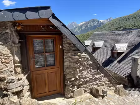 village de soulan - l'Âtre pyrénéen- grange aménagée