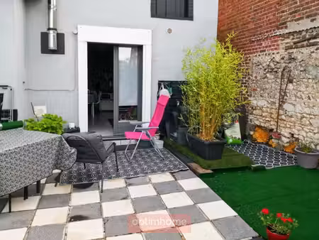 maison de caractère – 2 chambres – cour et jardin