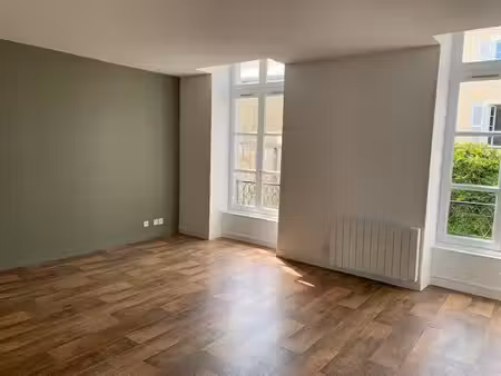 achat immeuble 180m² laval 53000