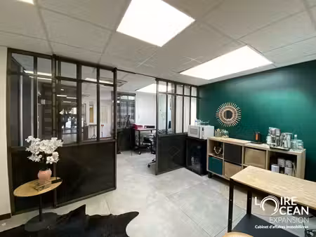 location local commercial 70m² bouguenais 44340